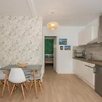 L'exotique Narbonnais Apartment